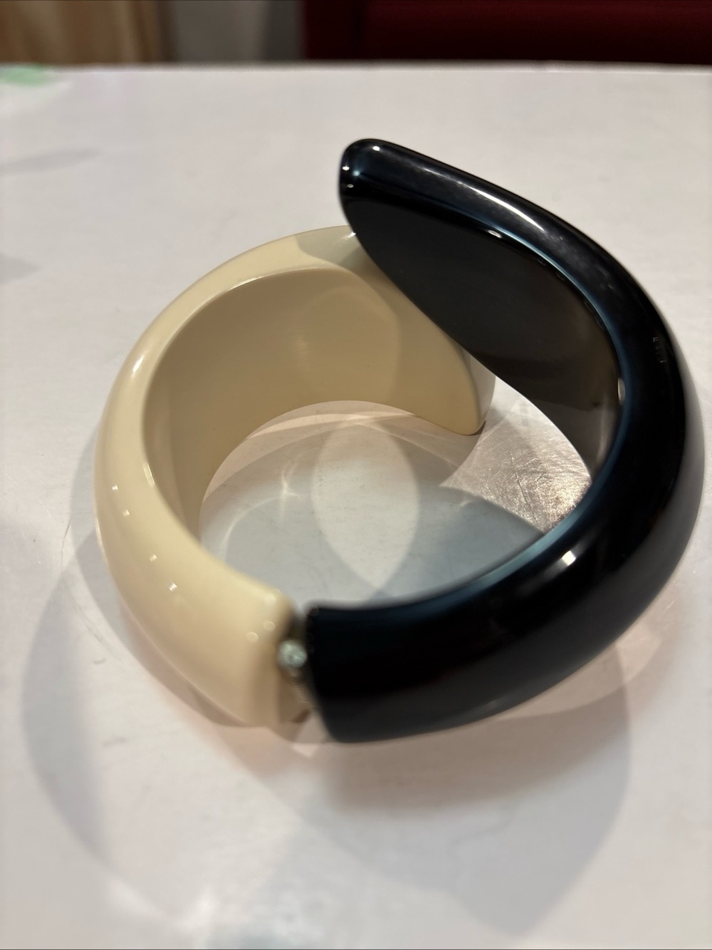 A Resin Bracelet W/Geometric, 2 Tone Design Black & Off White Mid Century
